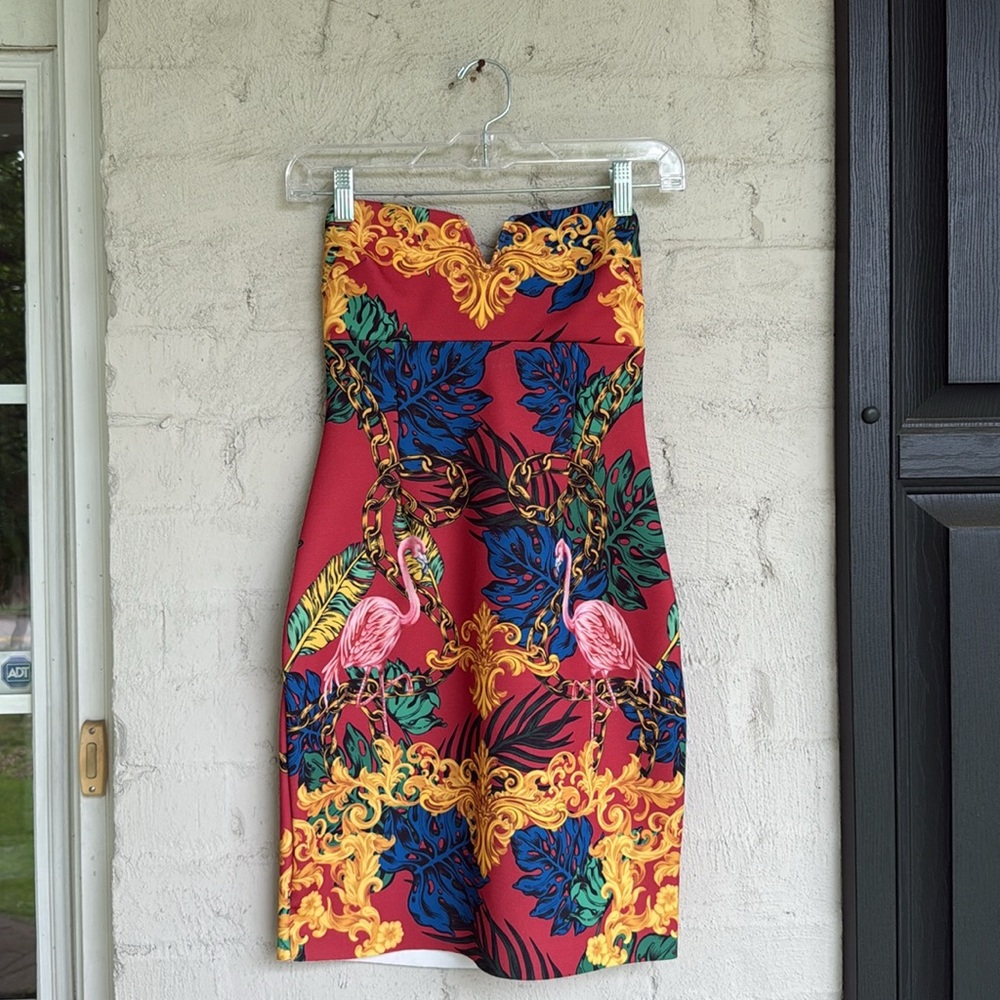 Urban Outfitters x Pomme Chan
Donnie Red Flamingo Strapless Dress
Size Small - Picture 6 of 11